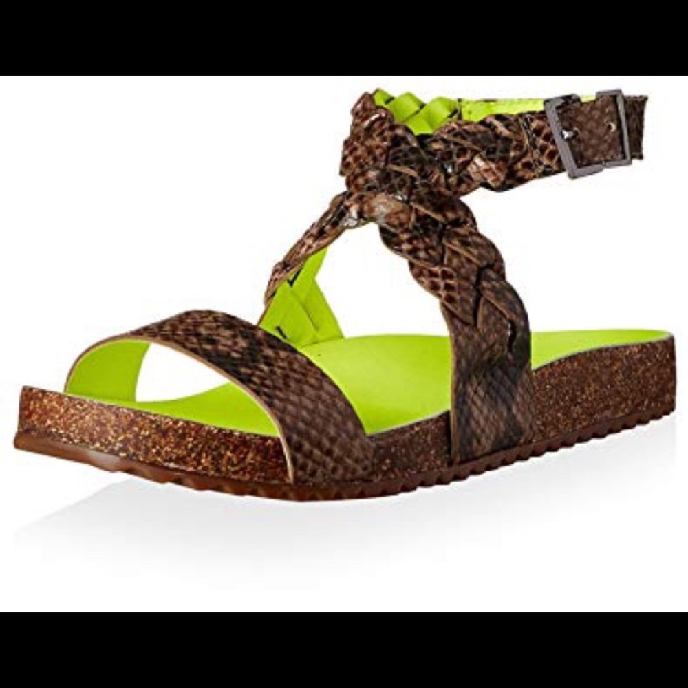 Schutz leather braided sandals!